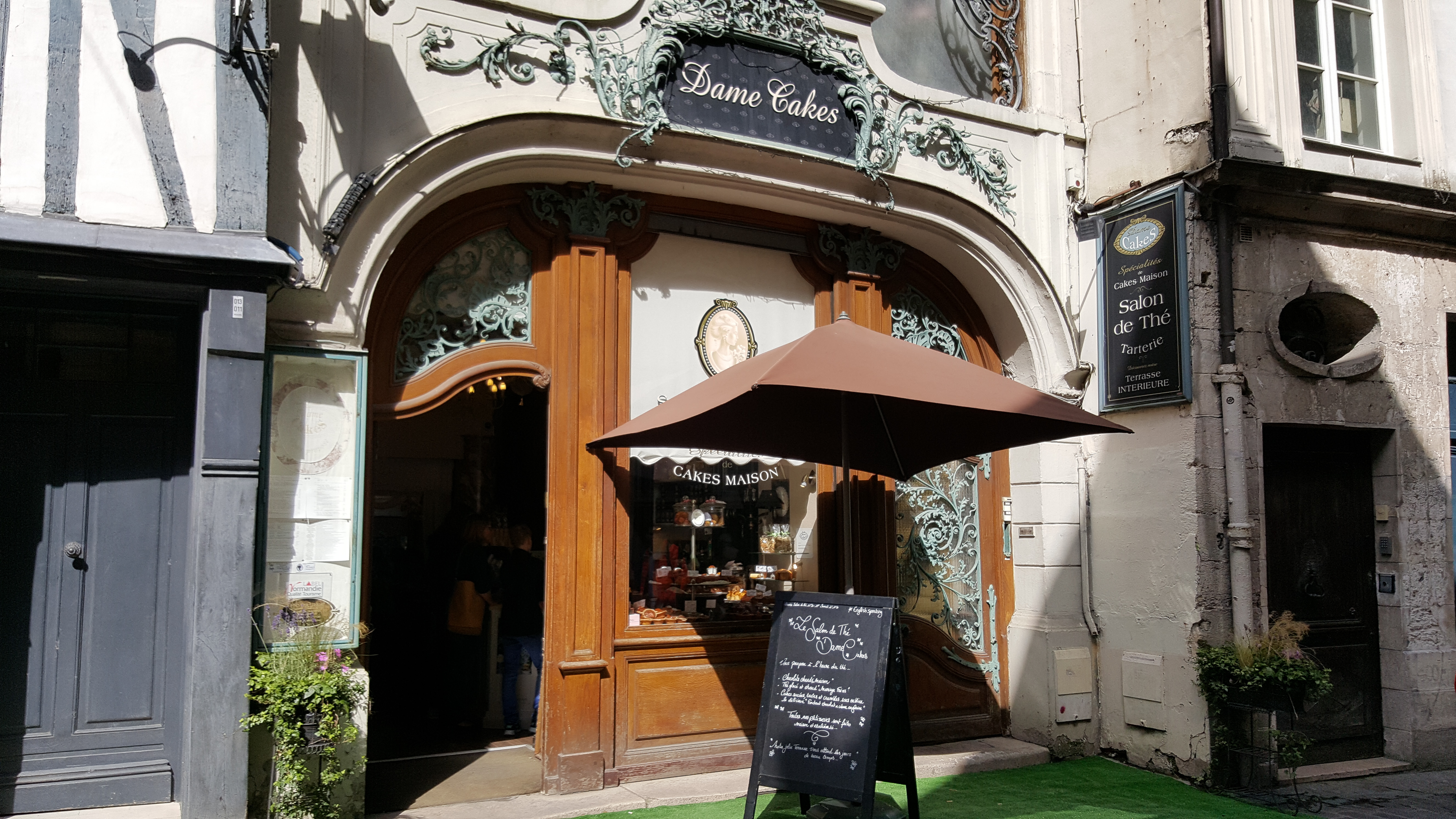 La façade de Dame Cakes à Rouen